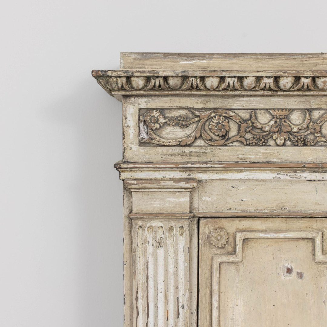 3_2142_19th_century_swedish_gustavian_period_pilaster_cupboard_014