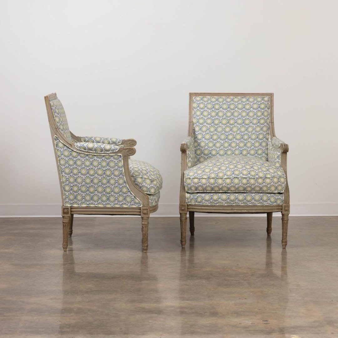 3_2163_19th_century-french_pair_of_bergere_chairs_original_paint_003
