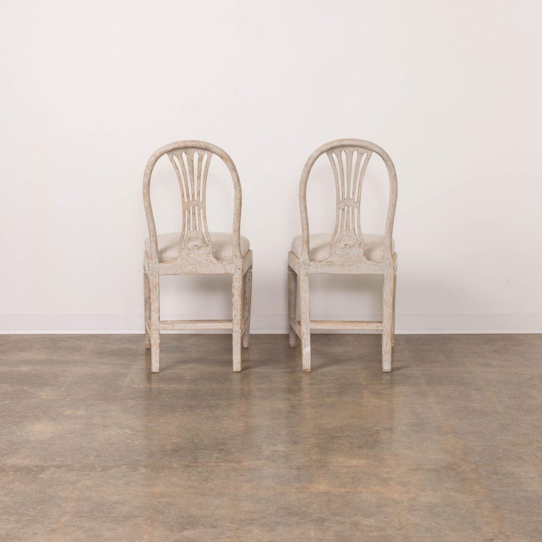 3_2195_18th_century_set_of_twelve_Swedish_Gustavian_painted_chairs_004