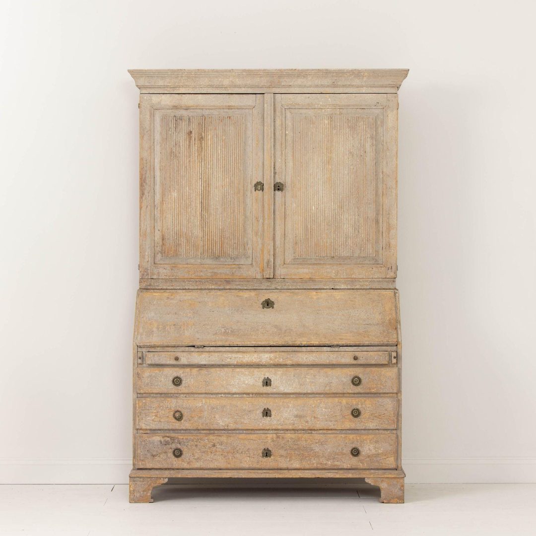 3_2197_19th_century_swedish_gustavian_painted_secretary_with_library_001