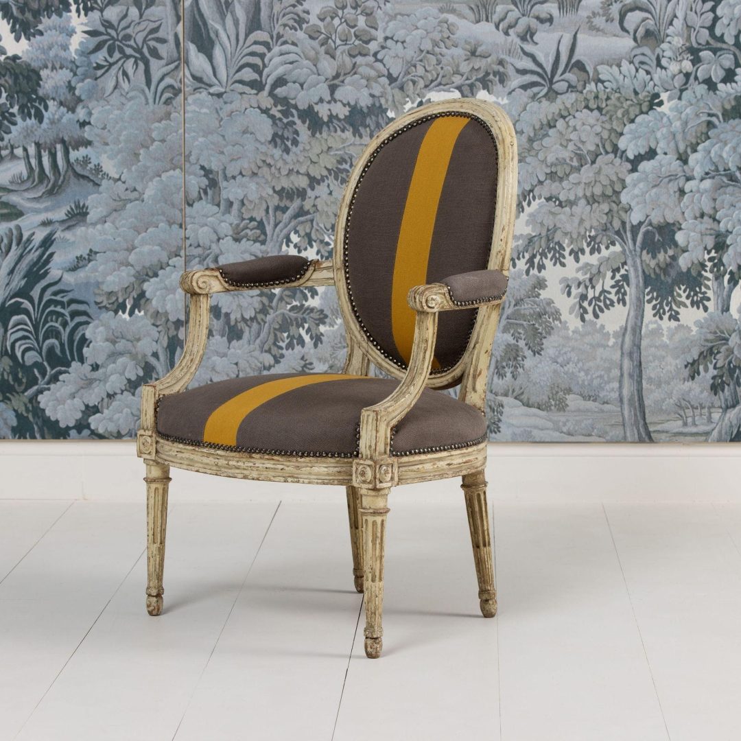 3_2226_B_18th_century_French_Louis_XVI_fauteuil_in_original_paint-0004