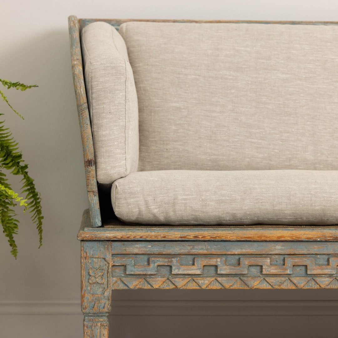 3_2232_18th_century_Swedish_Gustavian_period_Trag_Sofa_006