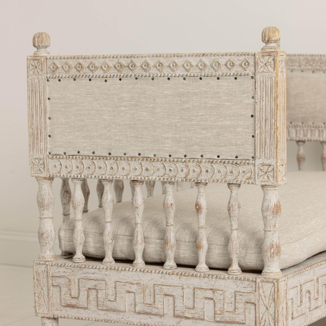 3_2240_18th_century_swedish_gustavian_period_corner_banquette_007