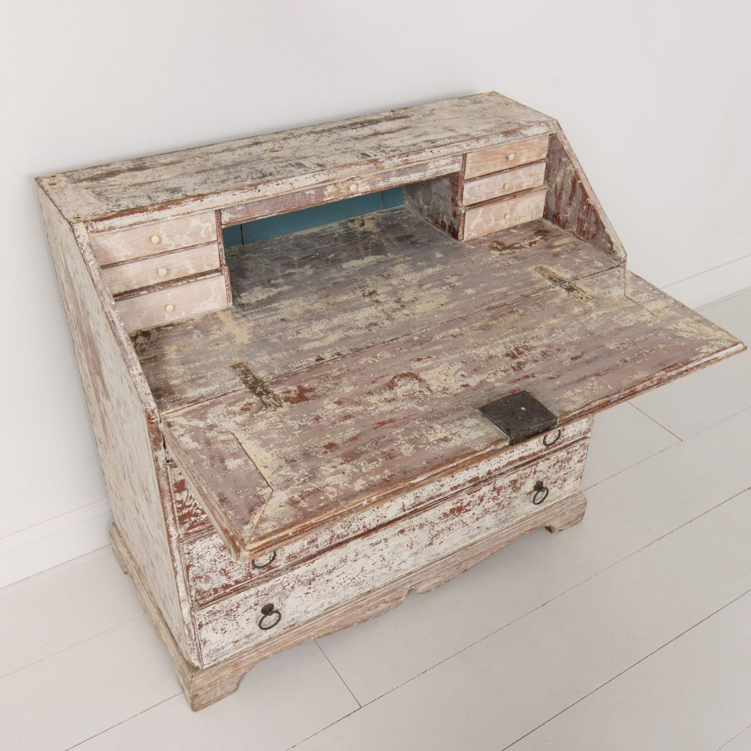 3_2305_19th_century_swedish_bureau_desk_in_original_paint-0006