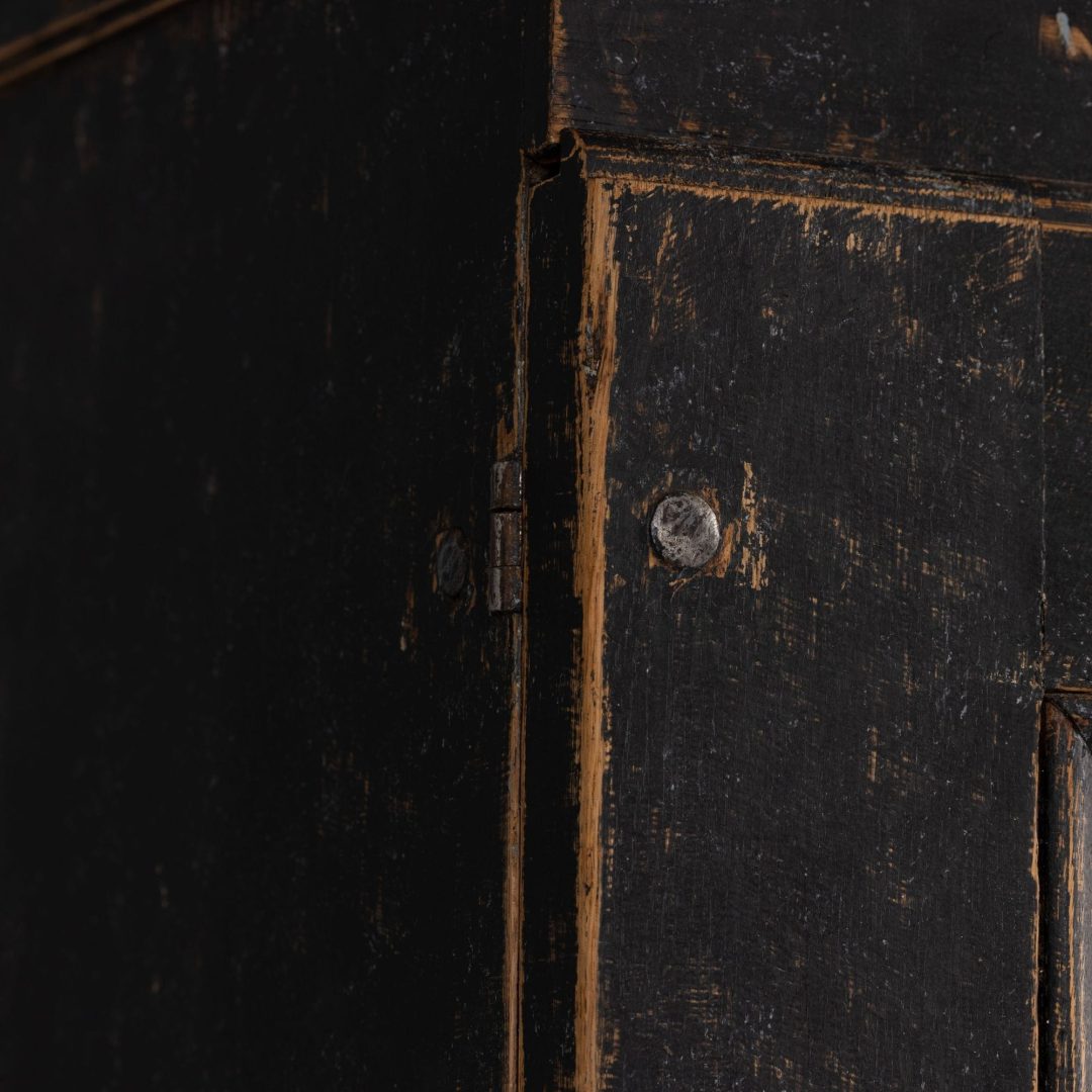 3_2338_18th_century_Swedish_Gustavian_painted_linen_press_cabinet-0026