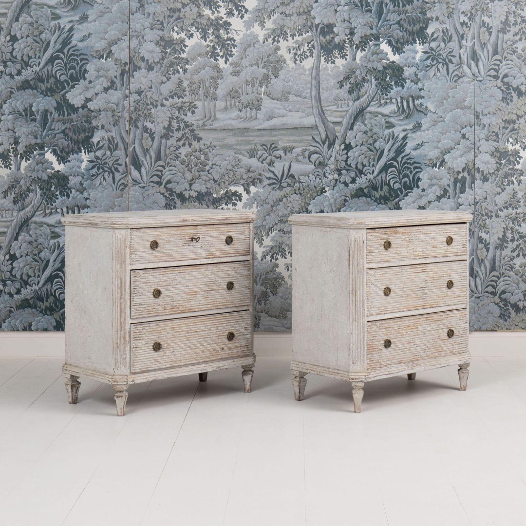 3_2340_Pair_of_Swedish_painted_bedside_commodes-0004_2