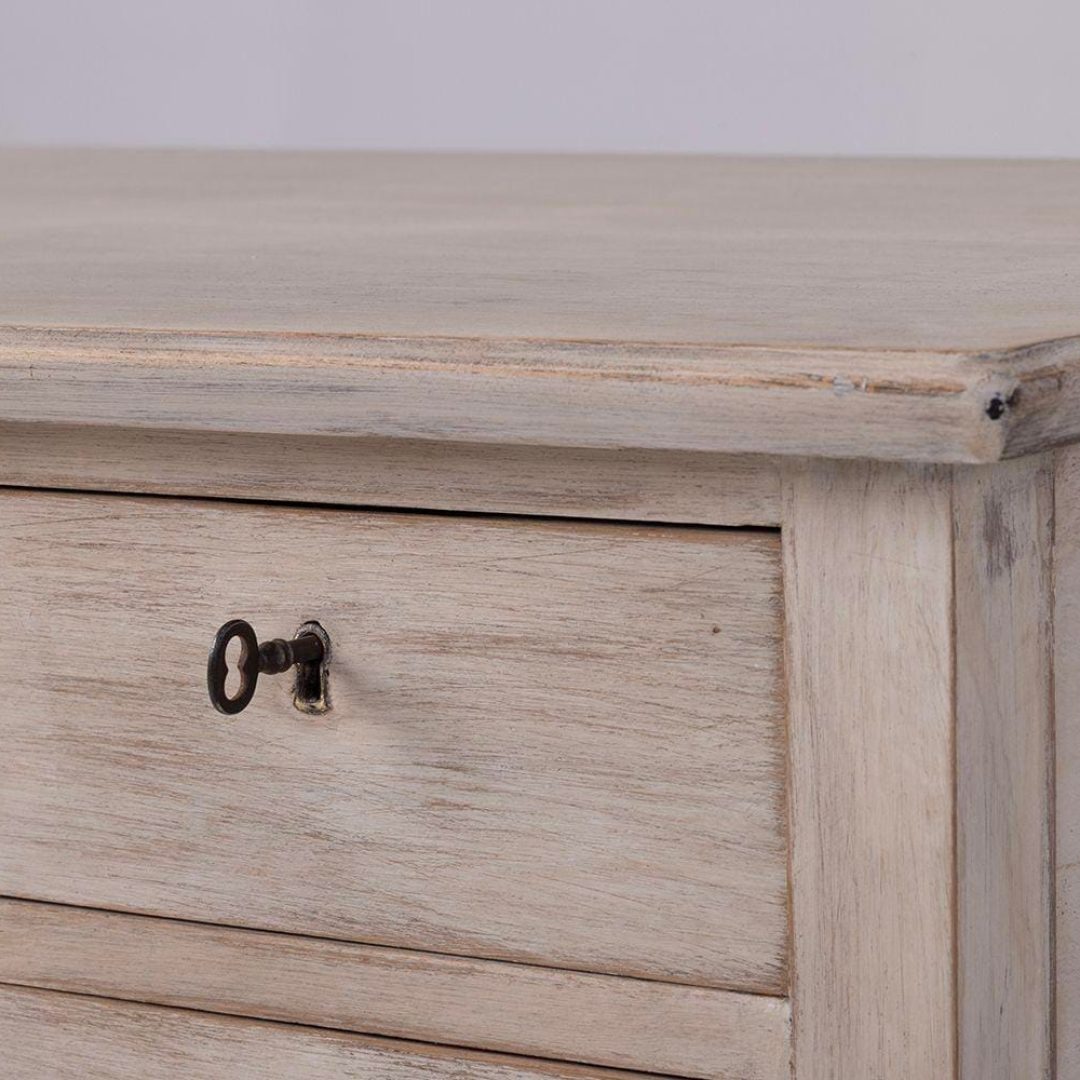 3_desk_2
