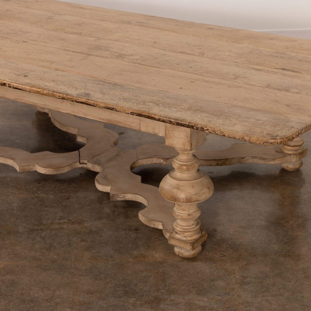 4_1807_18th_century_Italian_pine_painted_coffee_table_15