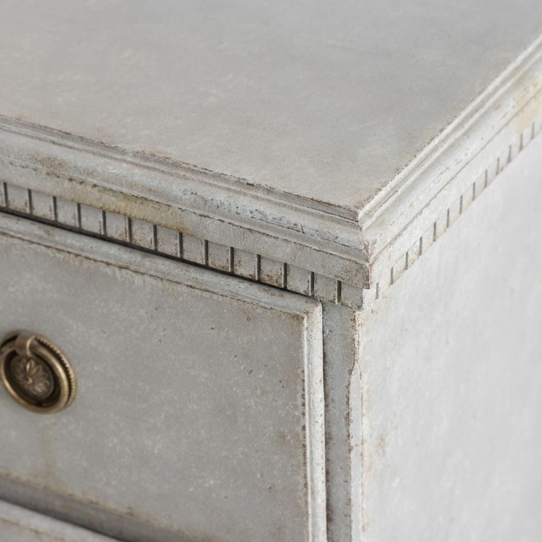4_1932_18th_century_swedish_gustavian_pair_painted_large_chests_09