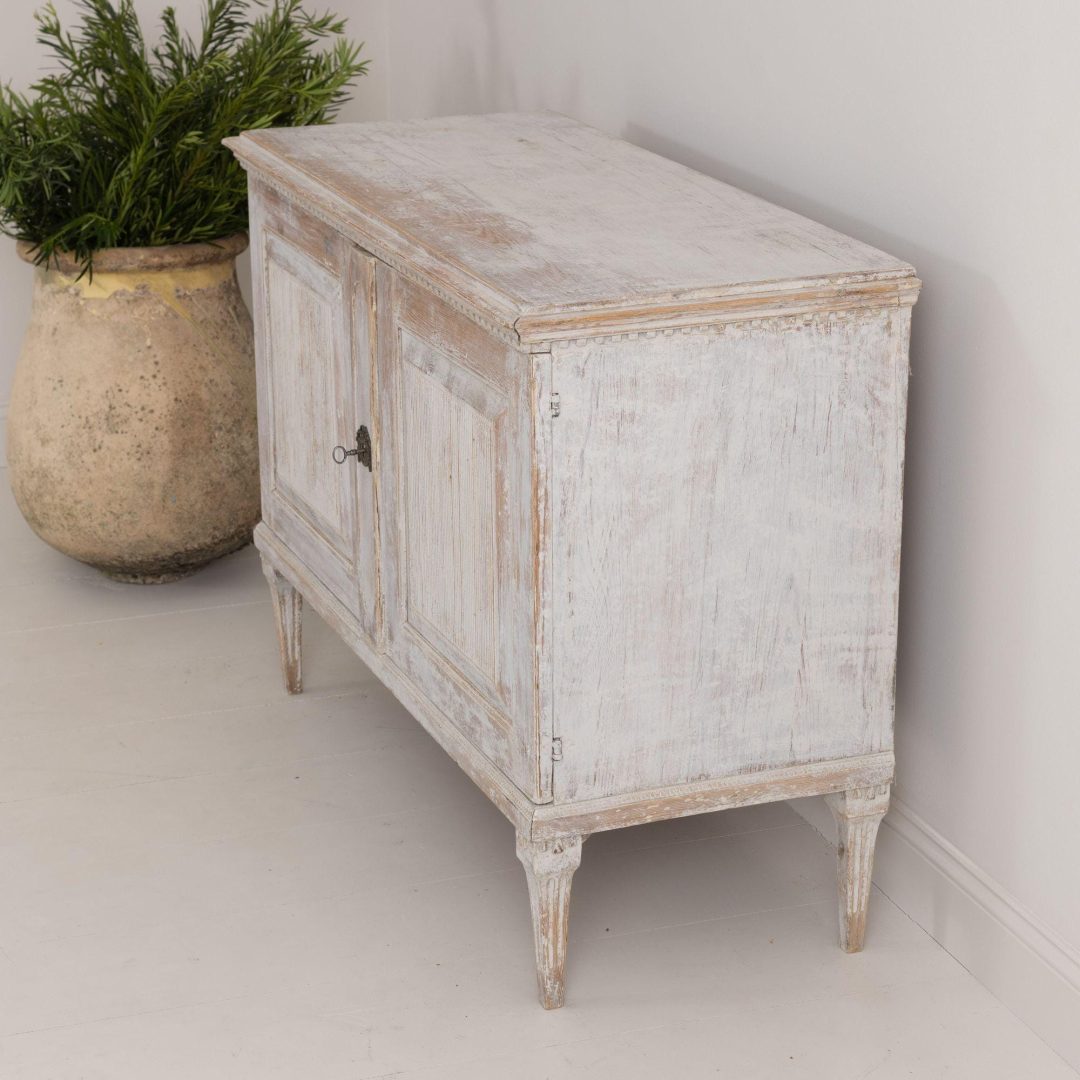4_2018_18th_century_swedish_gustavian_reeded_original_paint_buffet_cabinet_15