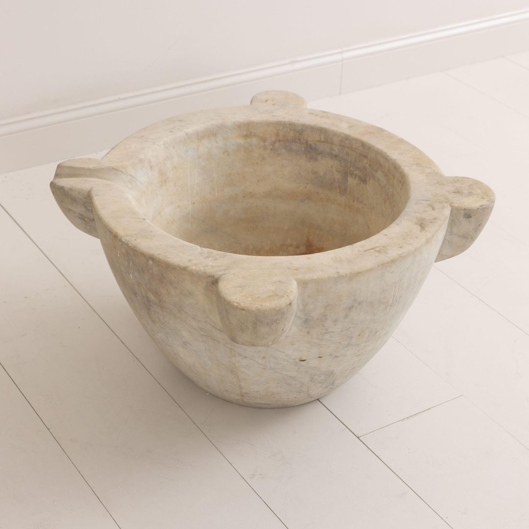 4_2040_17th_century_italian_marble_mortar_28