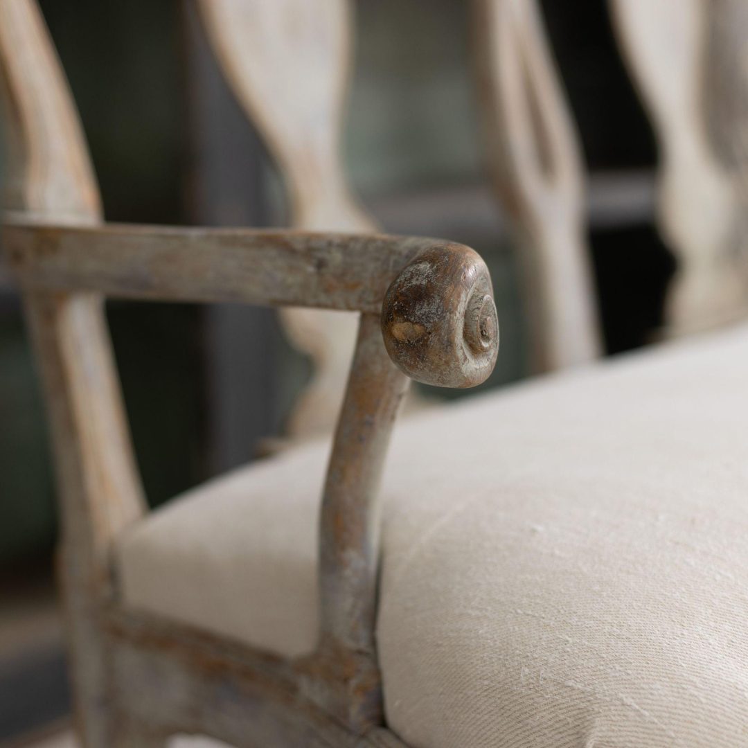 4_2087_18th_century_swedish_rococo_original_paint_sofa_bench_settee_14
