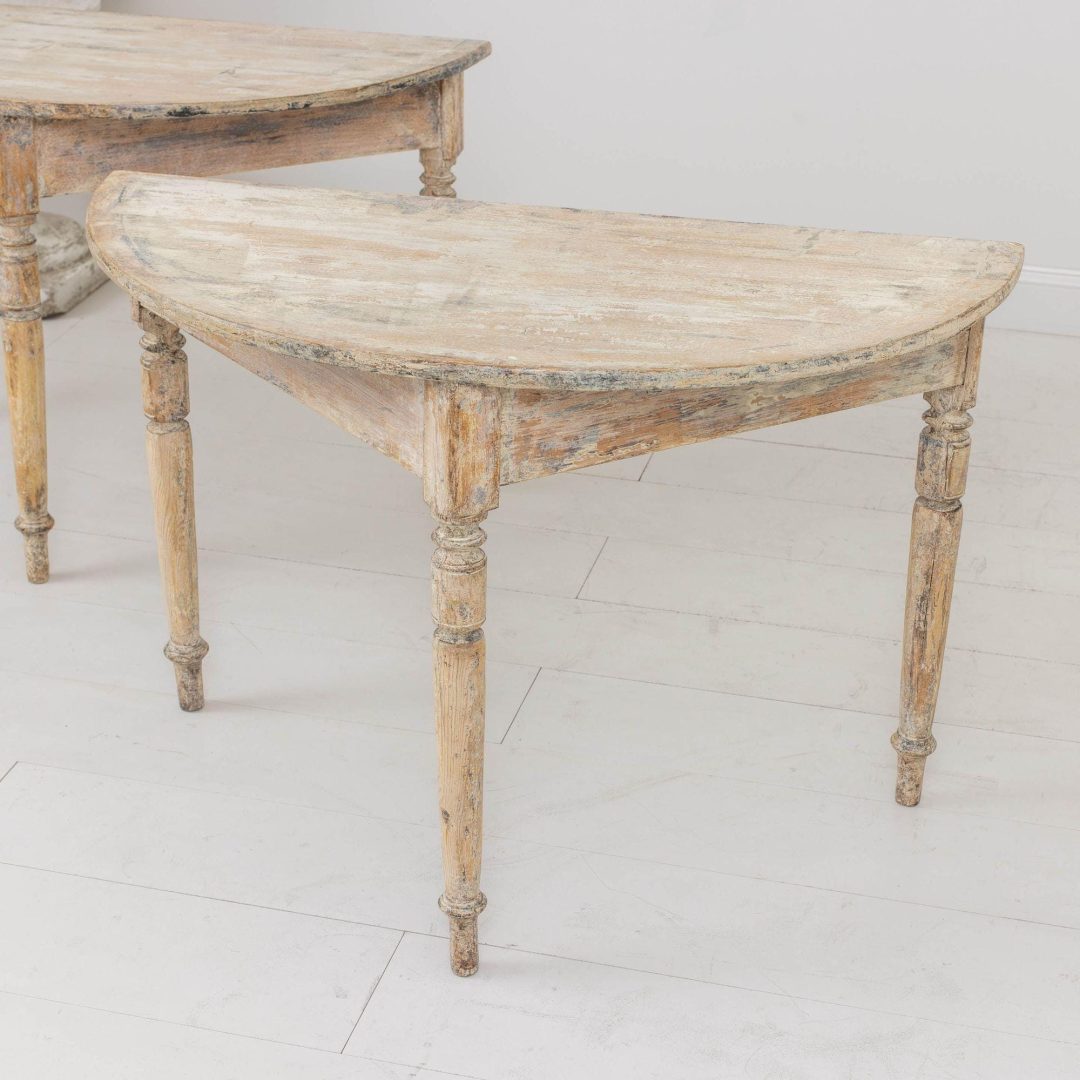 4_2132_19th_century_swedish_gustavian_pair_of_demilune_console_tables_in_original_patina_006
