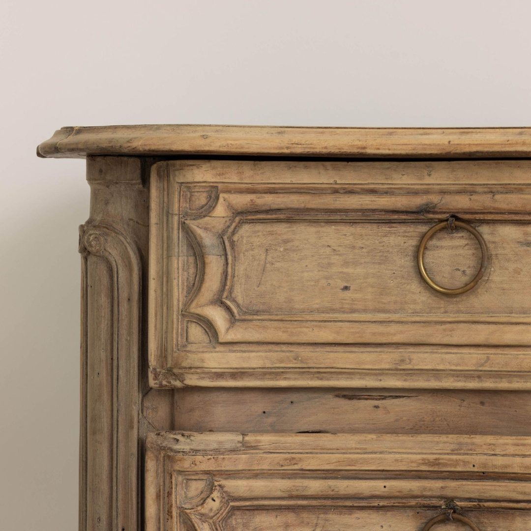 4_2270_18th_century_french_bleached_walnut_commode_009