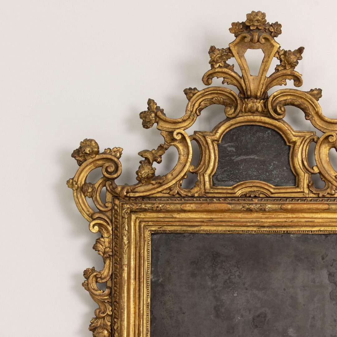 4_2276_18th_century_italian_original_giltwood_venetian_mirror_with_original_mirror_plate_004