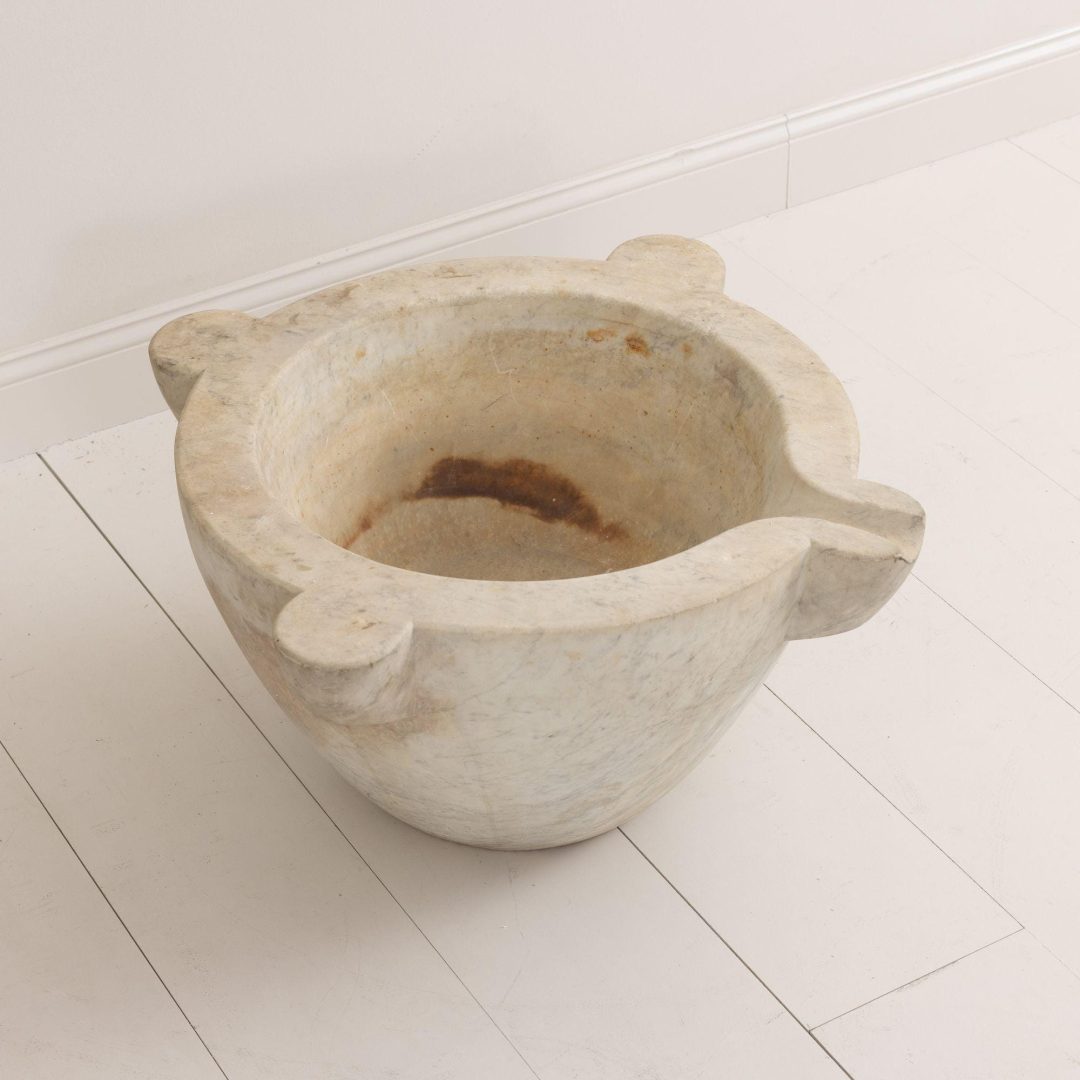 5_2040_17th_century_italian_marble_mortar_17