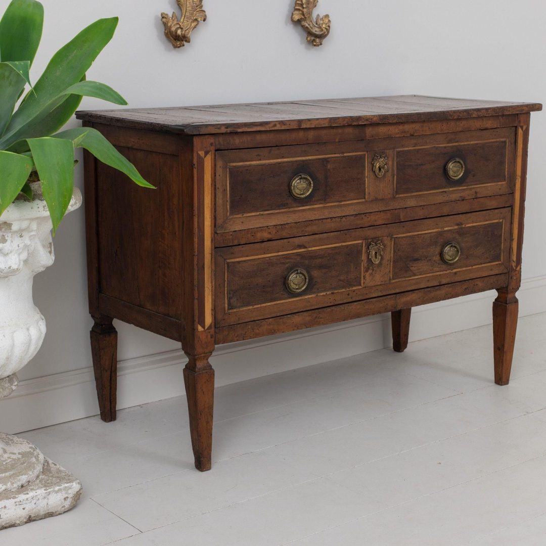 5_2053_18th_century_french_walnut_Louis_XVI_commode_005