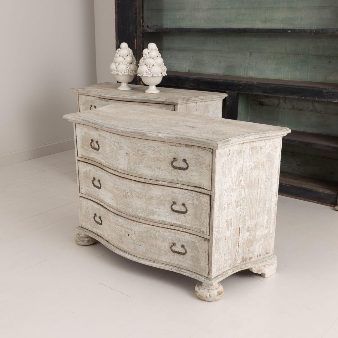 5_2059_pair_Italian_baroque_style_large_painted_commodes_chests_4