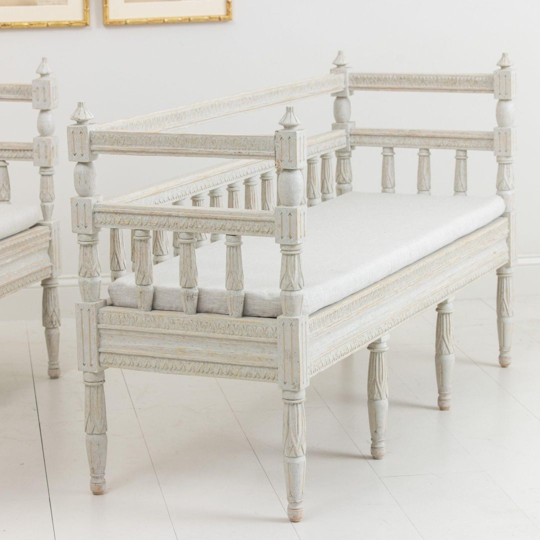 5_2097_19th_century_swedish_gustavian_pair_painted_benches_sofas_dalarna_036