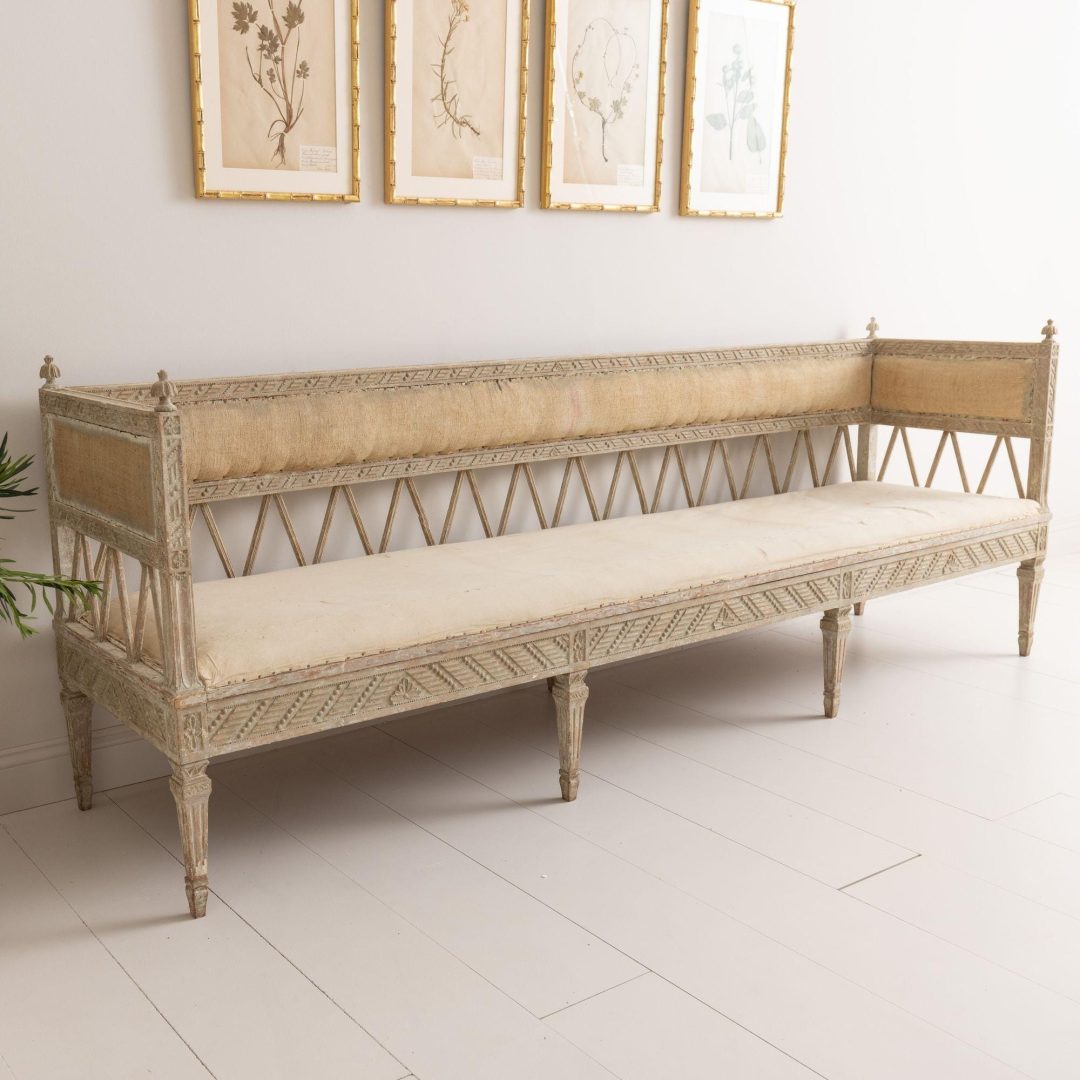 5_2120_18th_century_swedish_gustavian_original_paint_long_sofa_bench_4