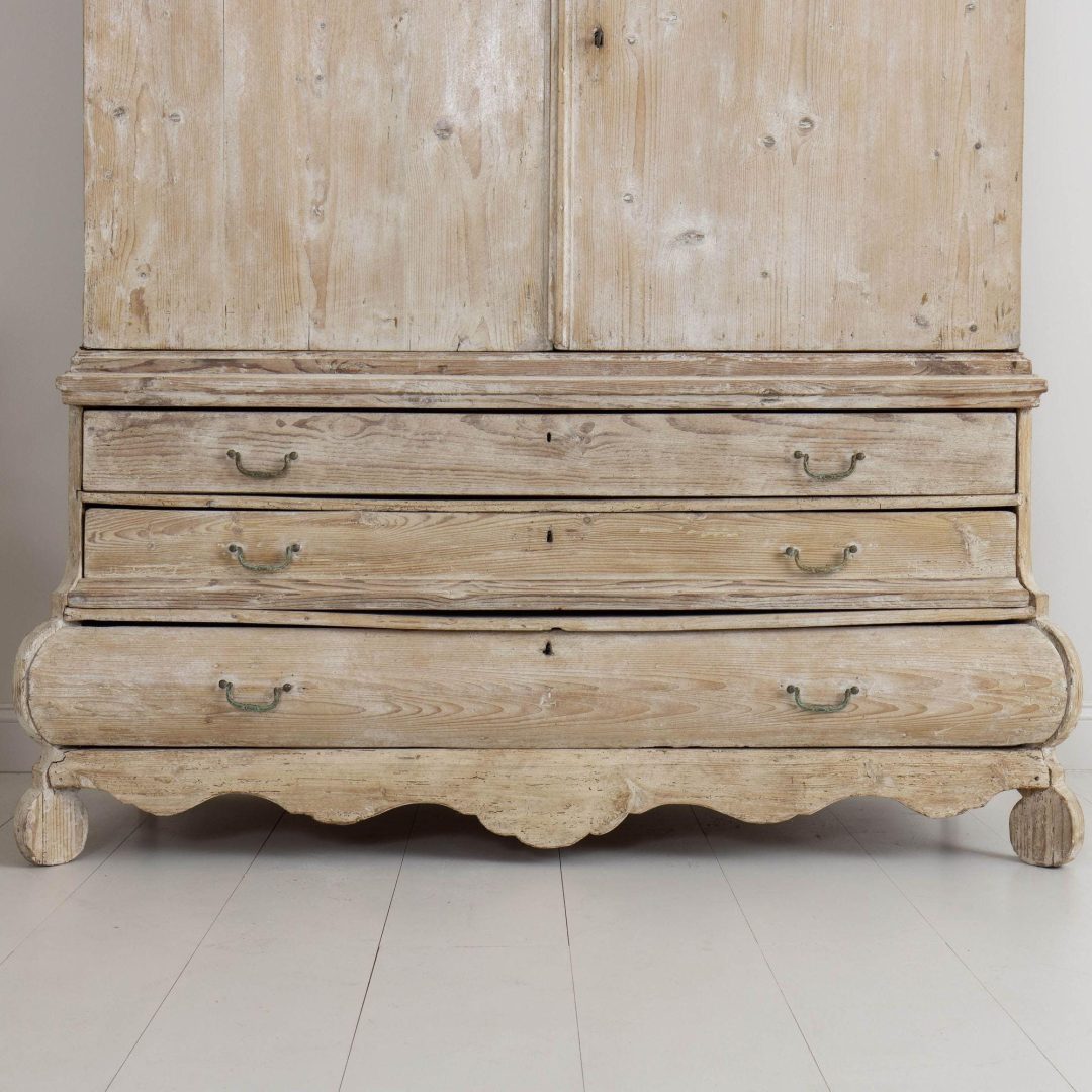 5_2155_18th_century_dutch_rococo_linen_press_cabinet_in_original_patina_009