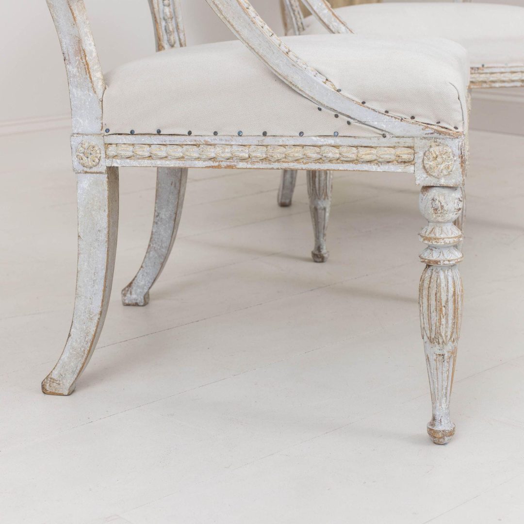 5_2159_19th_century_swedish_gustavian_pair_of_painted_barrel_back_arm_chairs_011