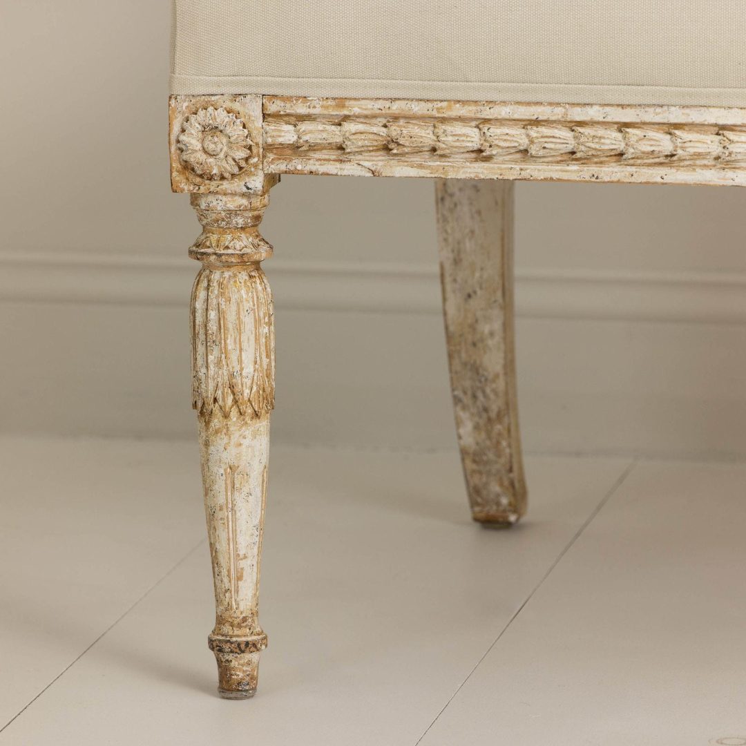 5_2181_19th_century_Swedish_Gustavian_sofa_bench_with_sphinx_heads_in_original_paint_013