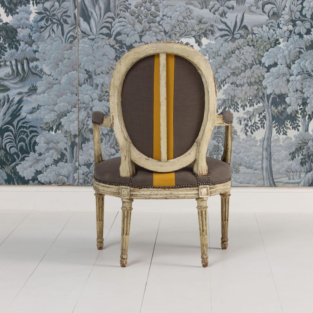 5_2226_B_18th_century_French_Louis_XVI_fauteuil_in_original_paint-0006
