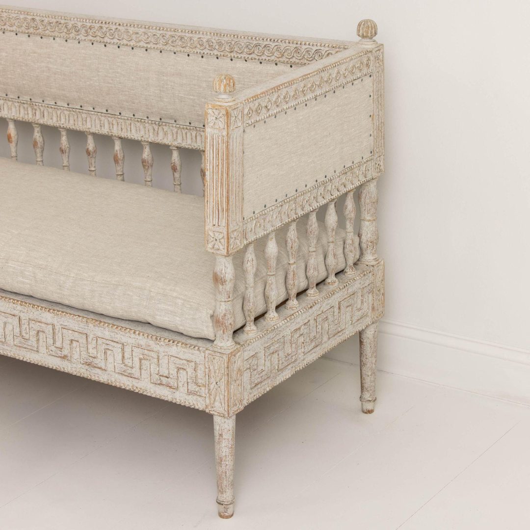 5_2240_18th_century_swedish_gustavian_period_corner_banquette_014