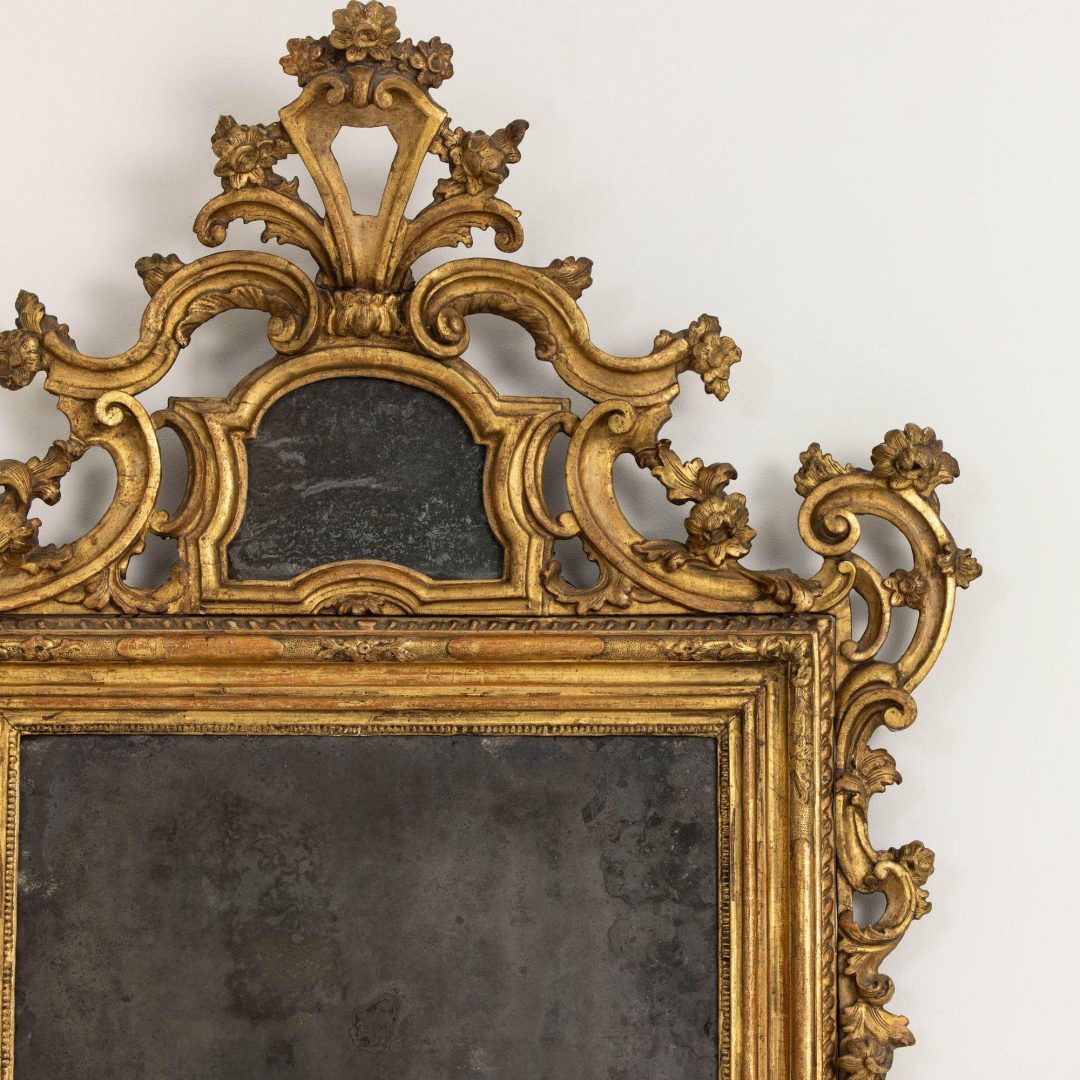 5_2276_18th_century_italian_original_giltwood_venetian_mirror_with_original_mirror_plate_003