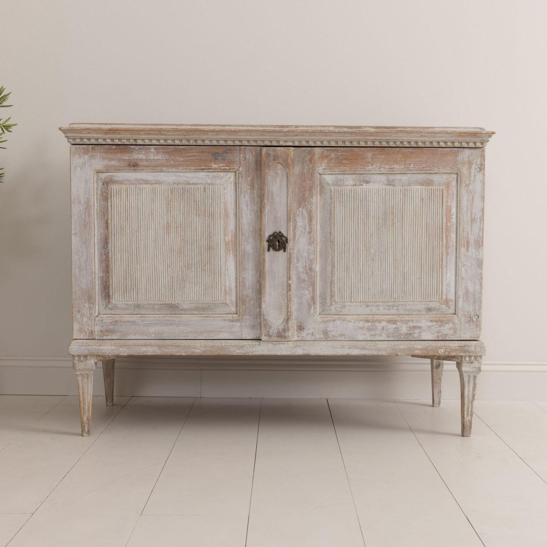 6_2018_18th_century_swedish_gustavian_reeded_original_paint_buffet_cabinet_10