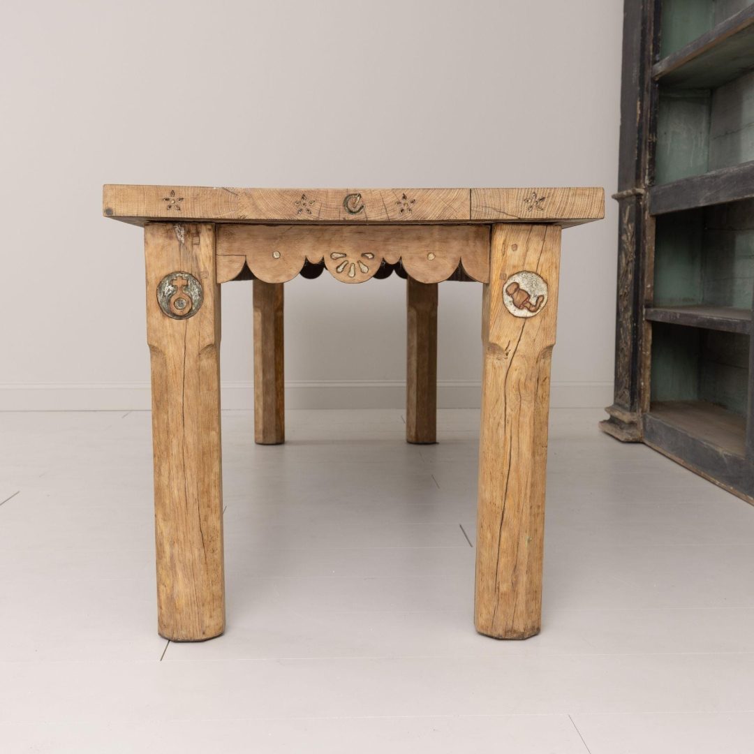 6_2054_19th_century_french_oak_dining_table_latin_carvings_scalloped_apron_09