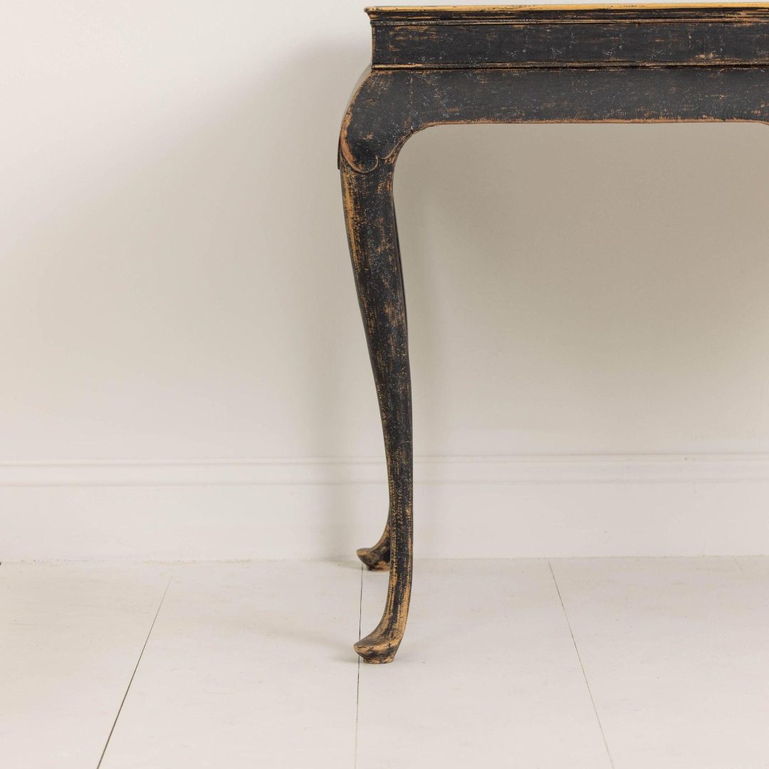6_2199_18th_century_Swedish_Rococo_painted_tea_table_003