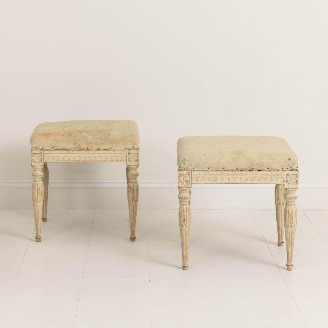 6_2273_pair_of_18th_century_Swedish_Gustavian_stools_in_original_paint_011