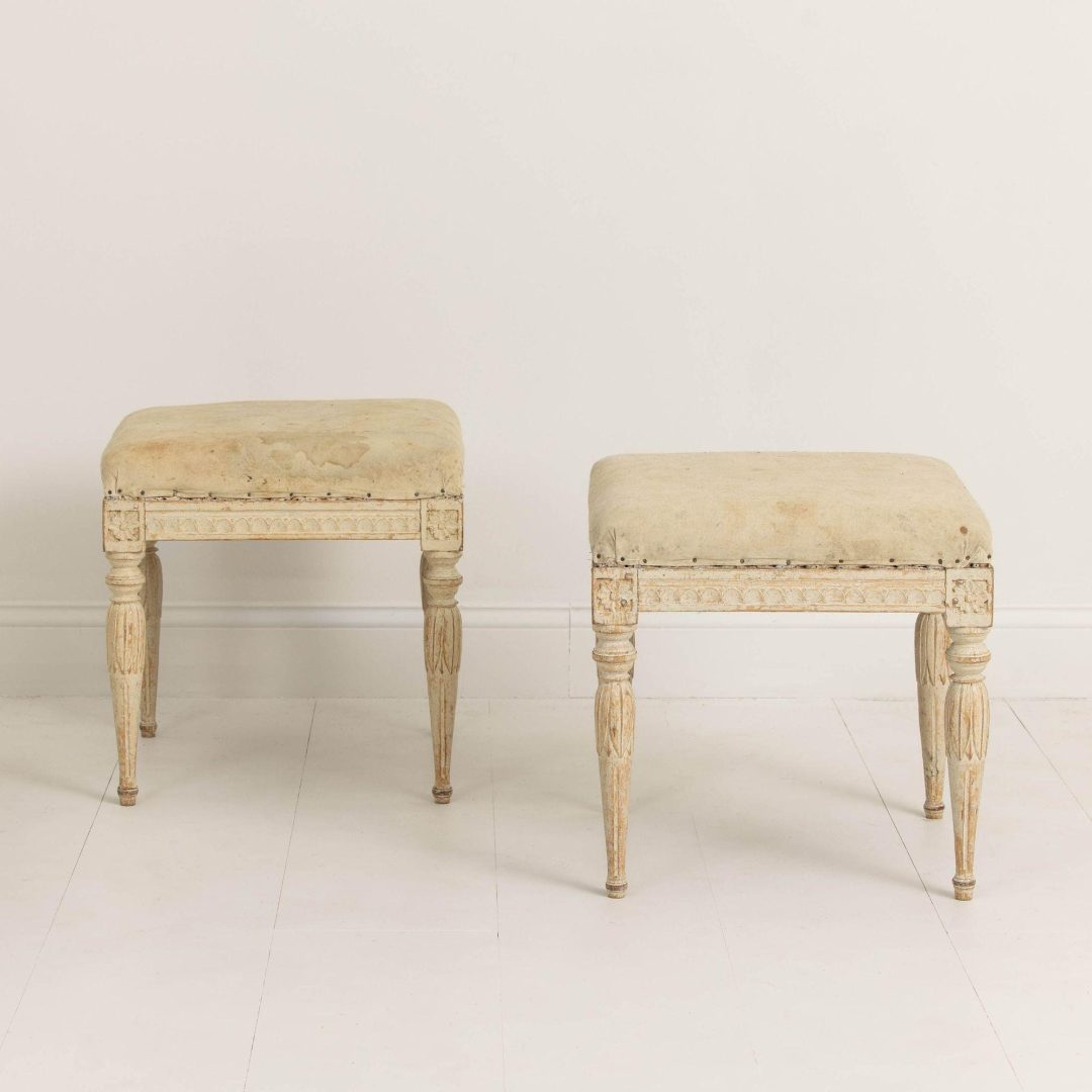 6_2273_pair_of_18th_century_Swedish_Gustavian_stools_in_original_paint_011