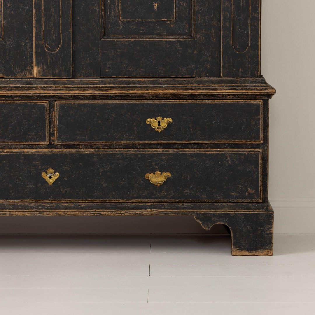 6_2282_18th_century_swedish_baroque_armoire_cabinet_006
