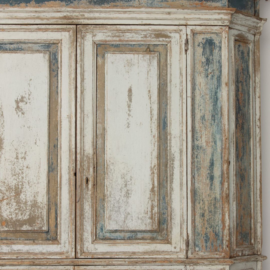 6_2293_18th_century_Italian_cabinet_in_original_paint-0032