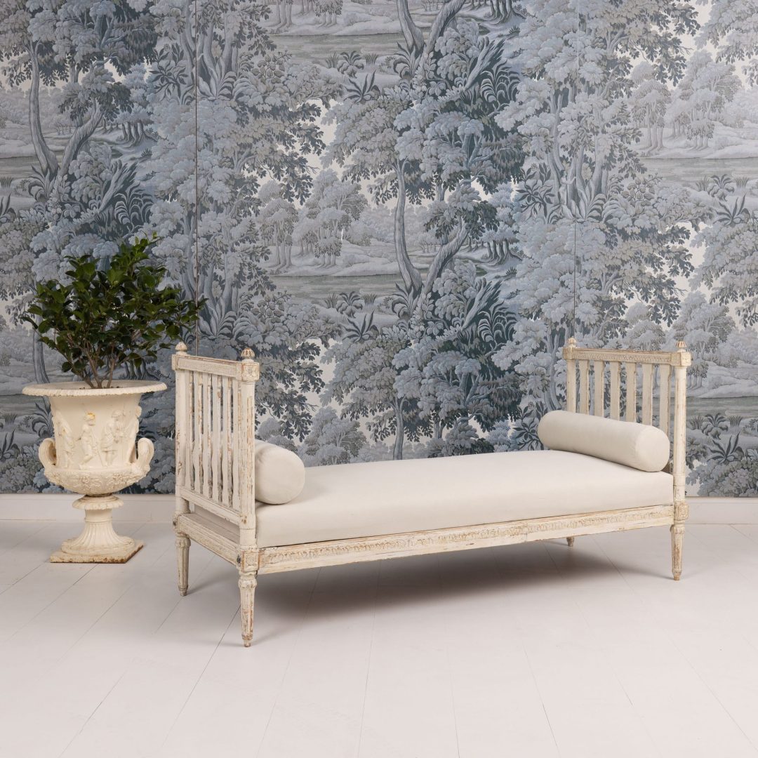 6_2335_19th_century_Swedish_Gustavian_daybed_in_original_paint-0013
