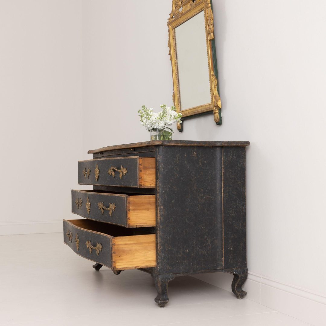 7_2093_18th_century_swedish_rococo_black_painted_chest_commode_6
