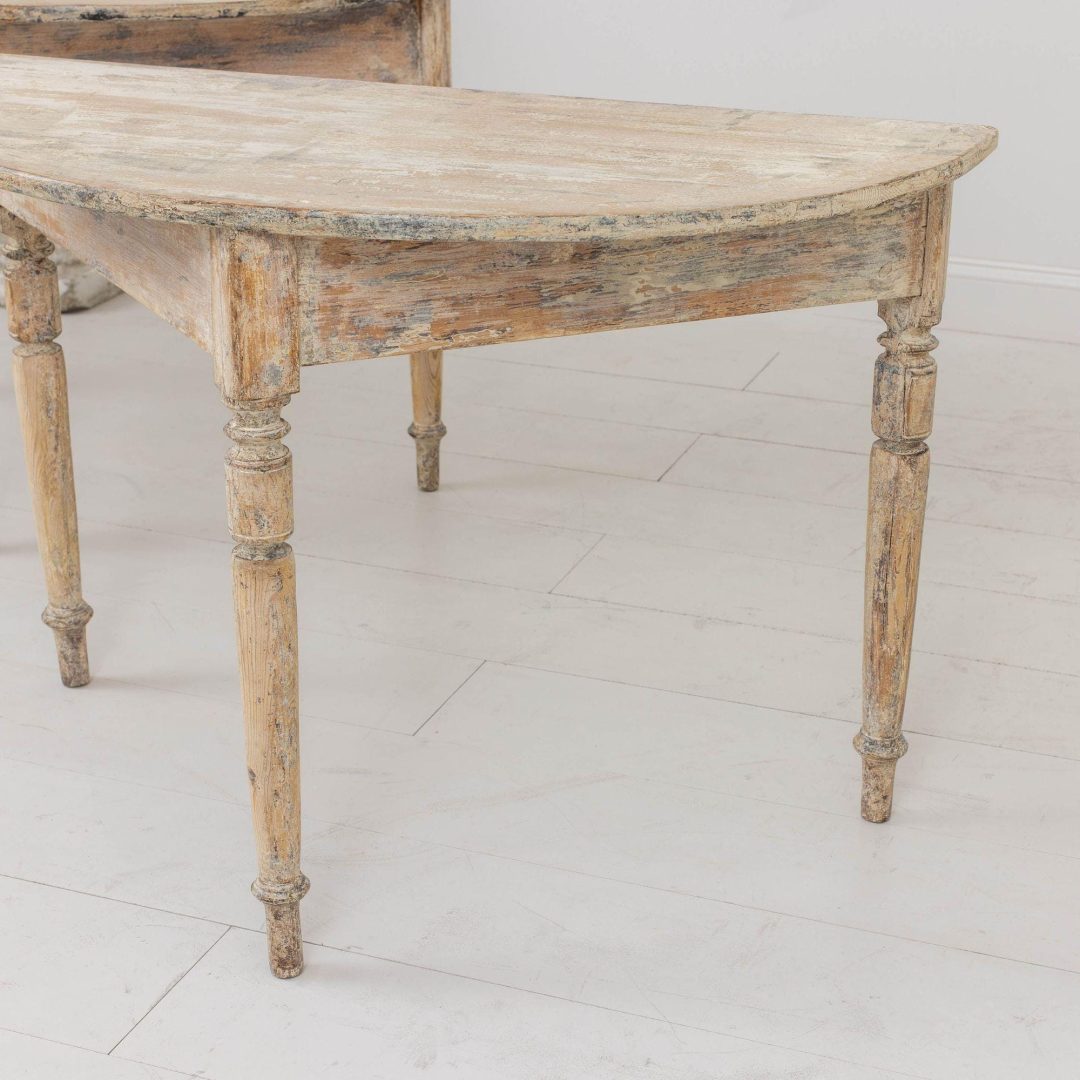 7_2132_19th_century_swedish_gustavian_pair_of_demilune_console_tables_in_original_patina_010