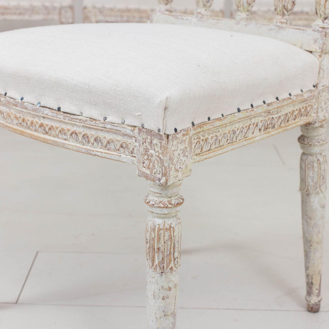 7_2140_19th_century_swedish_gustavian_period_set_of_six_dining_chairs_in_original_paint_008