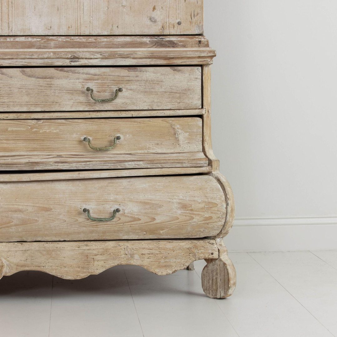 7_2155_18th_century_dutch_rococo_linen_press_cabinet_in_original_patina_021