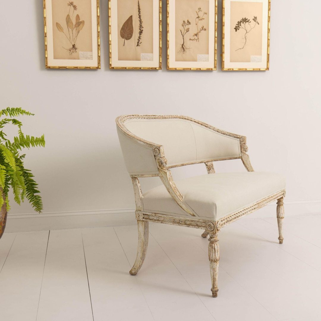 7_2181_19th_century_Swedish_Gustavian_sofa_bench_with_sphinx_heads_in_original_paint_032