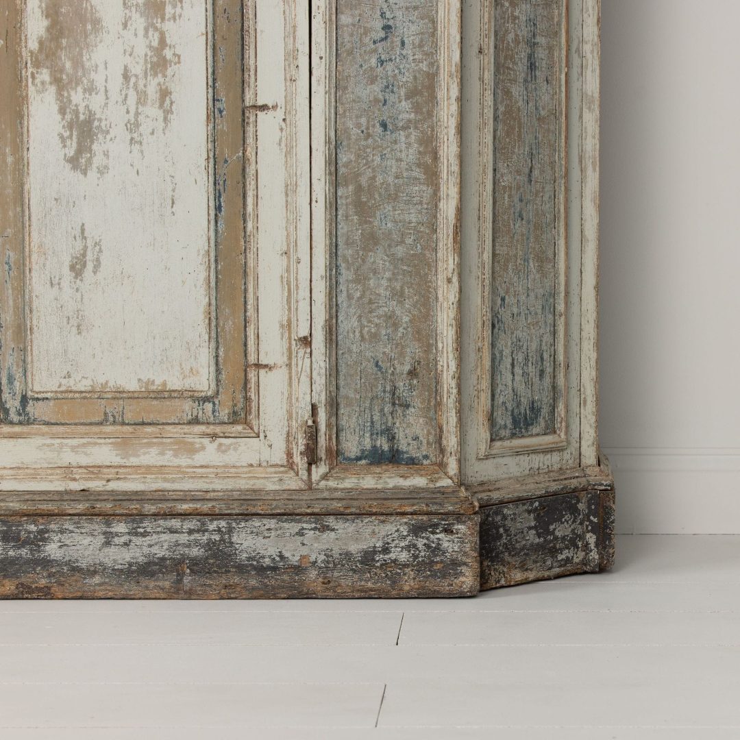 7_2293_18th_century_Italian_cabinet_in_original_paint-0018