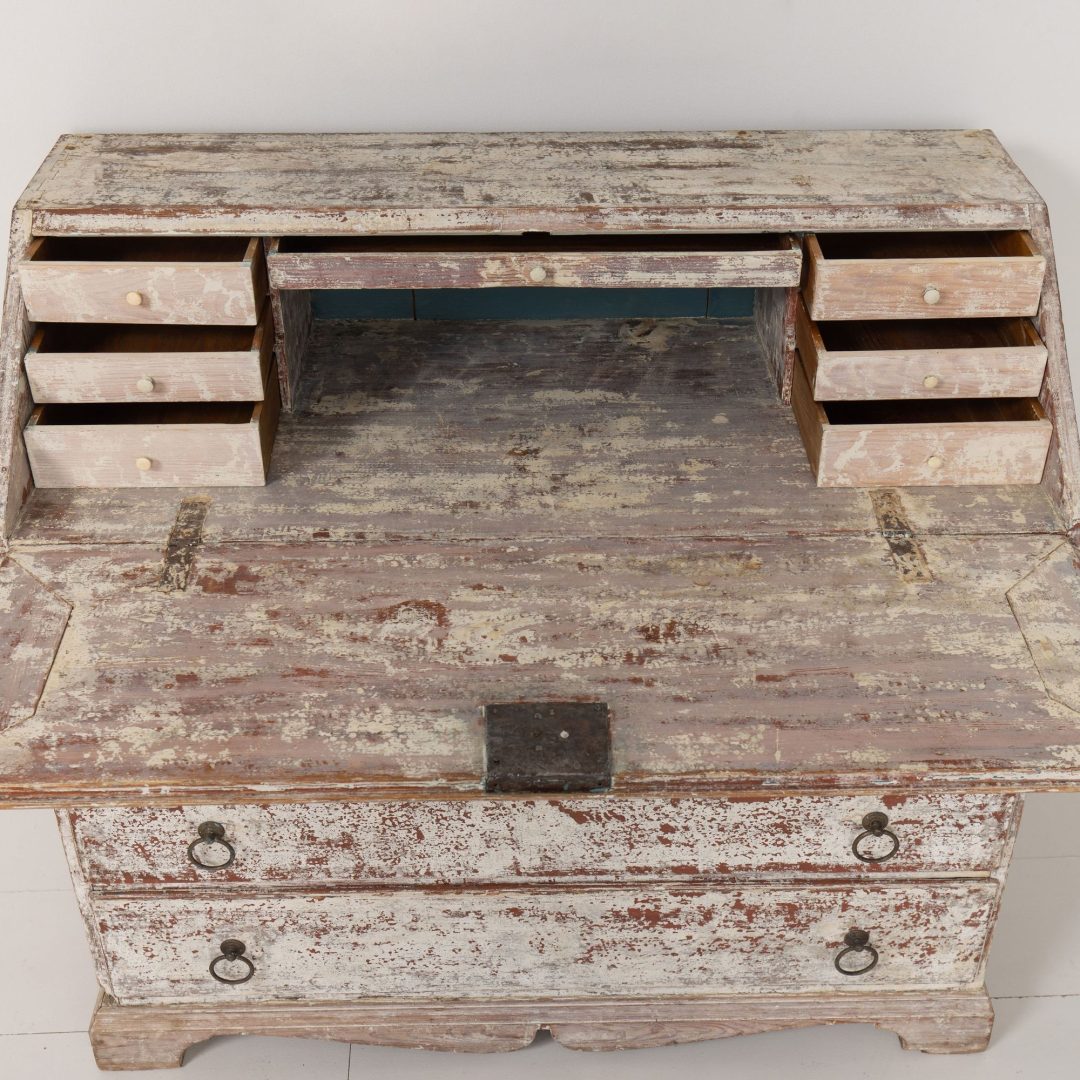 7_2305_19th_century_swedish_bureau_desk_in_original_paint-0011