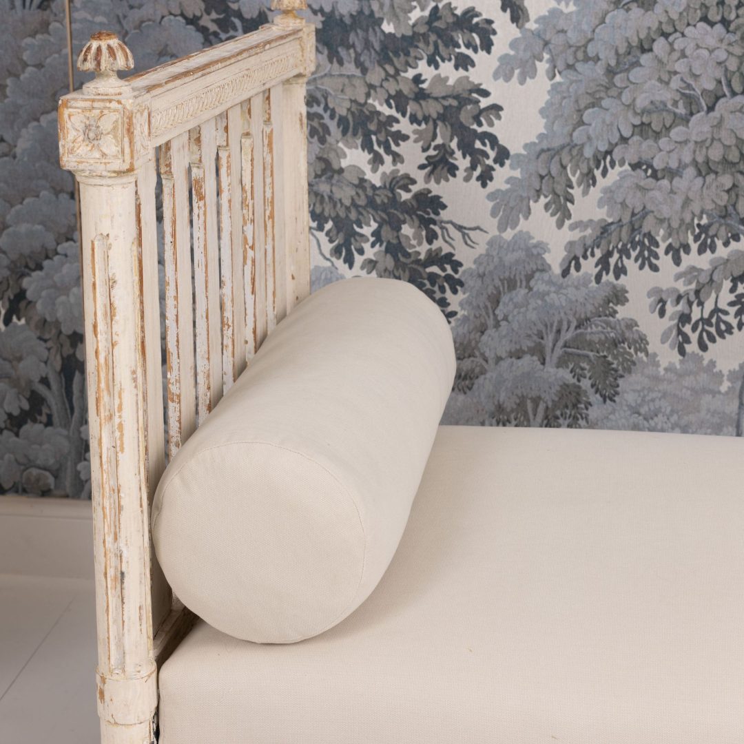 7_2335_19th_century_Swedish_Gustavian_daybed_in_original_paint-0011