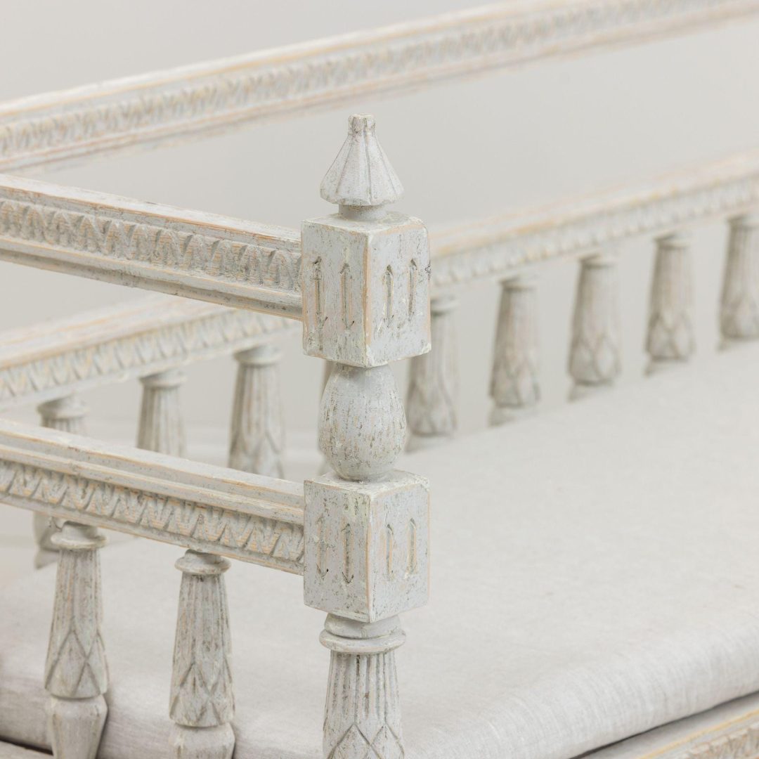 8_2097_19th_century_swedish_gustavian_pair_painted_benches_sofas_dalarna_039