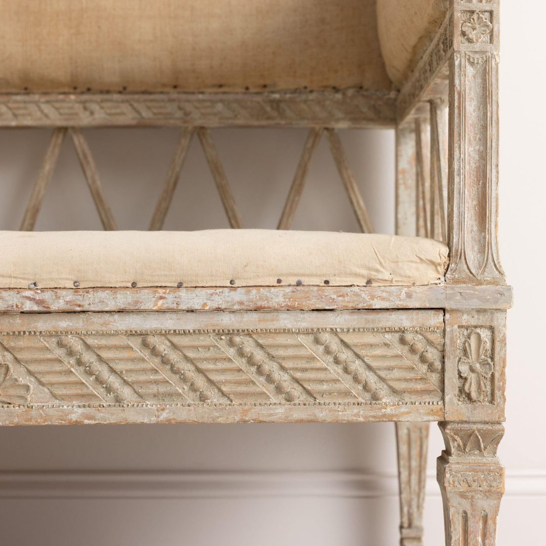 8_2120_18th_century_swedish_gustavian_original_paint_long_sofa_bench_21