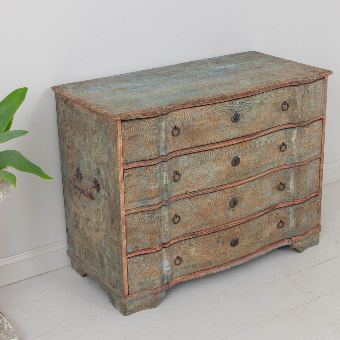 8_2133_18th_century_swedish_baroque_commode_with_arbalest_front_in_original_patina_013