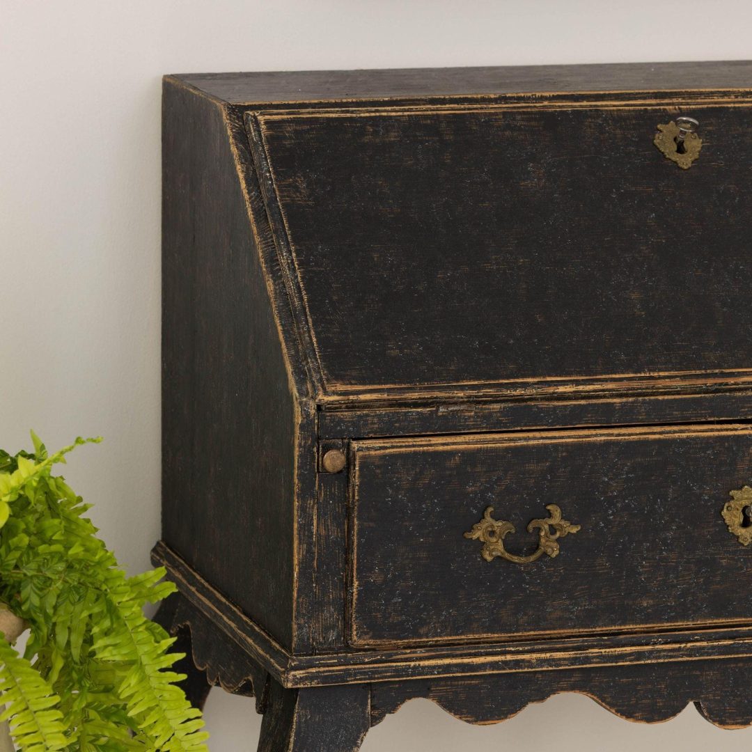 8_2137_19th_century_swedish_rococo_slant_front_desk_006